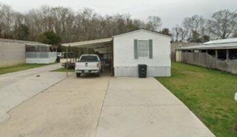 featured image of 1704 Southport Blvd