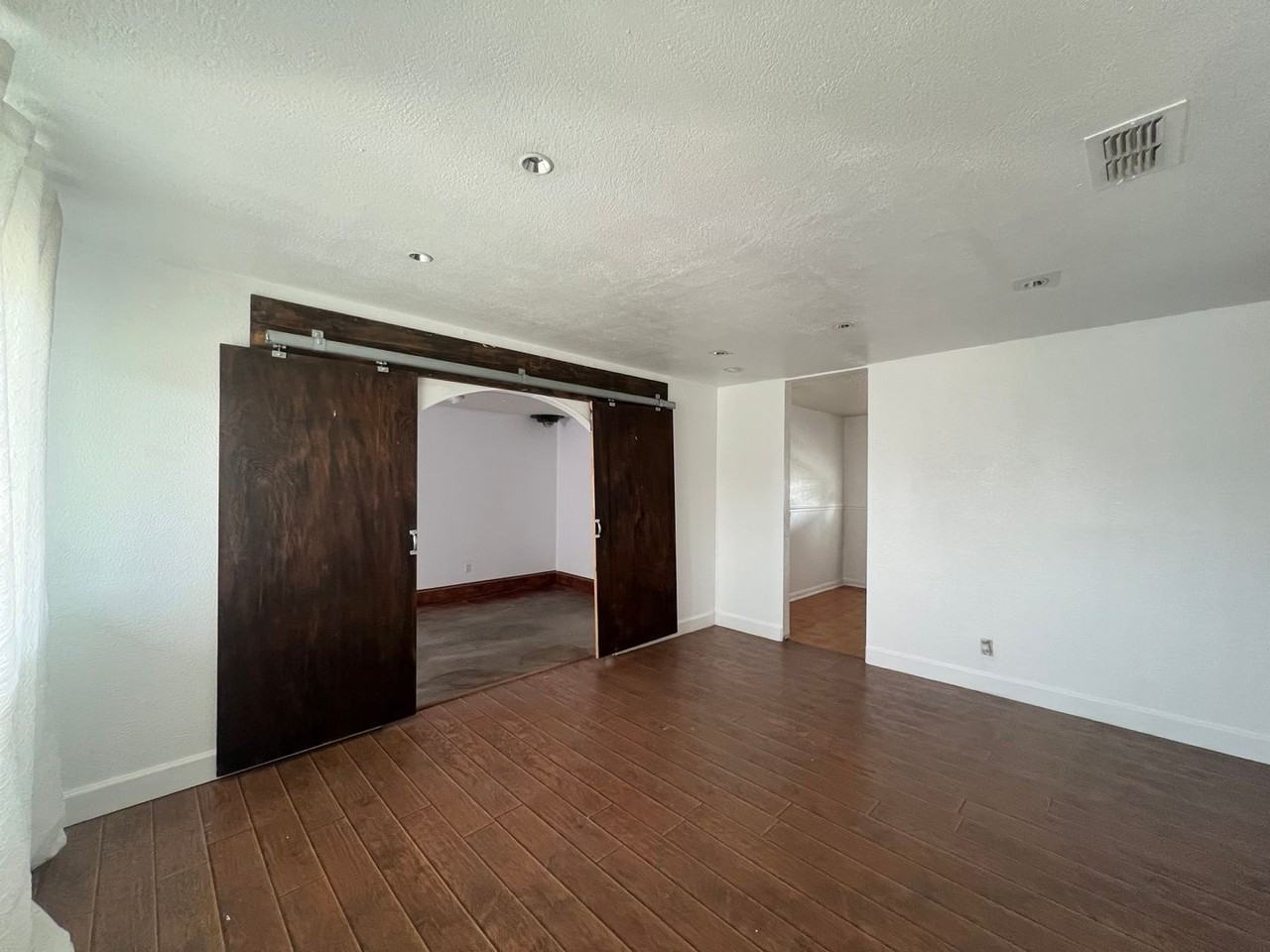 1736 N Penasco Dr - Photo 2 of 10