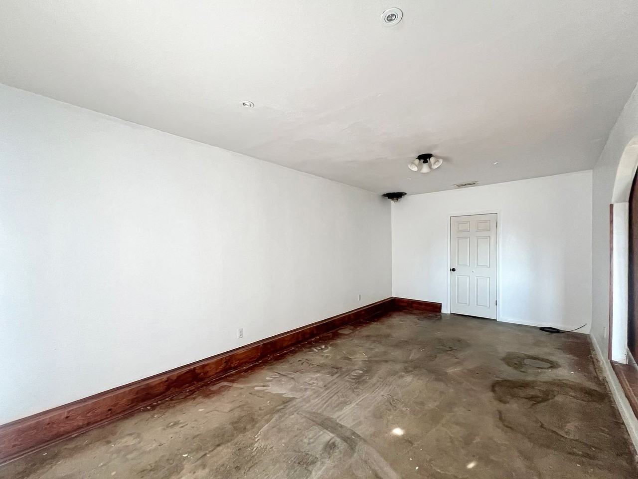 1736 N Penasco Dr - Photo 3 of 10