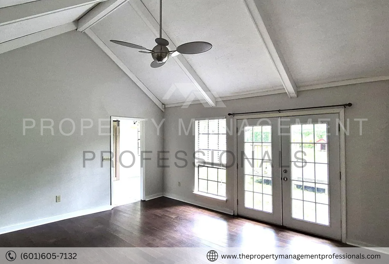 1102 Martin Dr - Photo 3 of 24