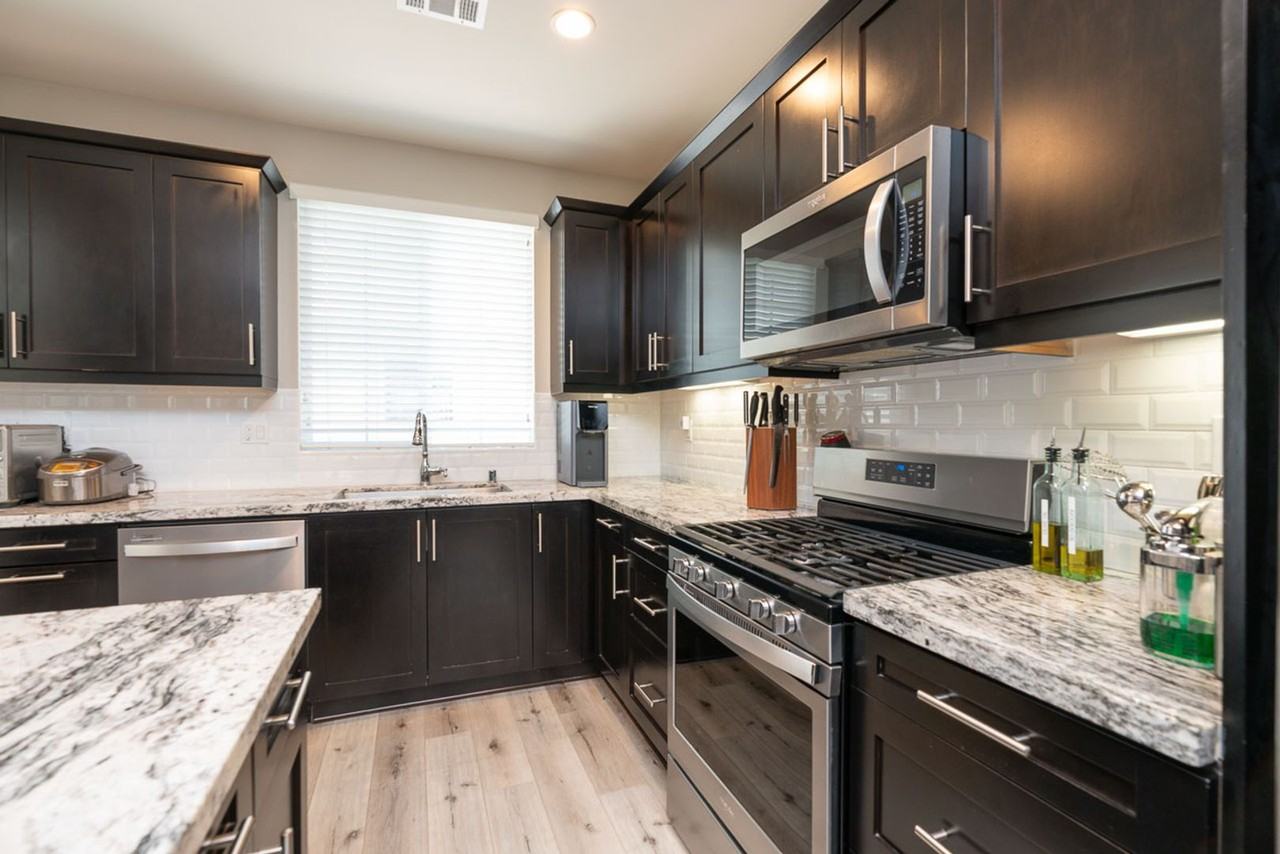 16487 Veridian Cir - Photo 4 of 22
