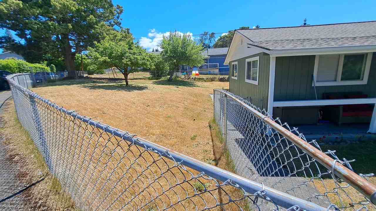 3259 Wright Ave - Photo 3 of 26