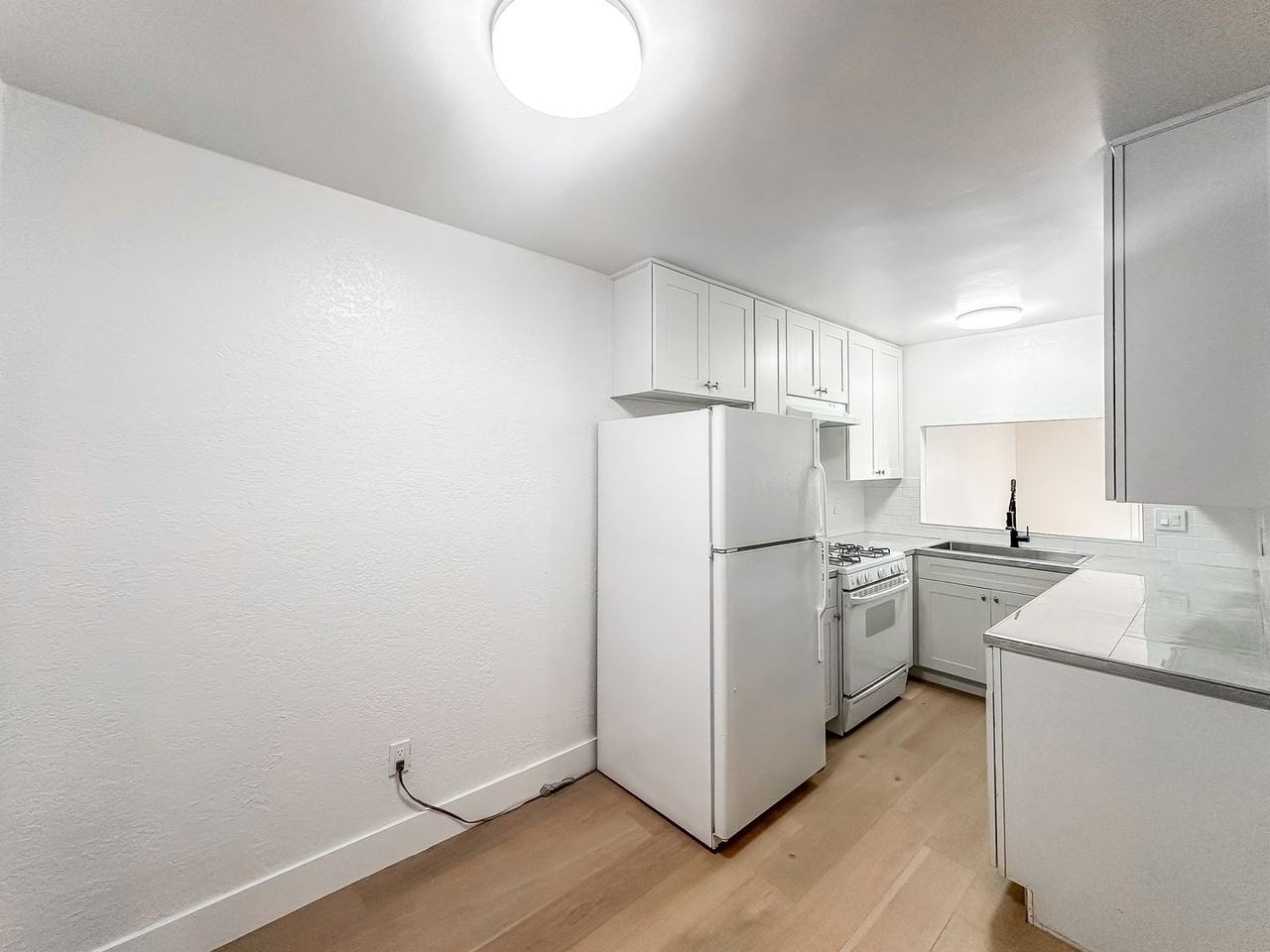 410 Colorado Ave #C - Photo 5 of 17