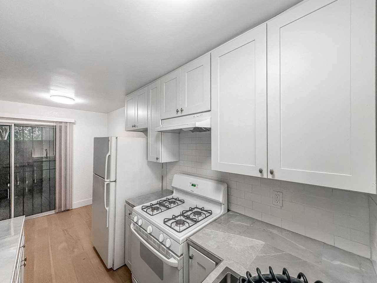 410 Colorado Ave #C - Photo 7 of 17