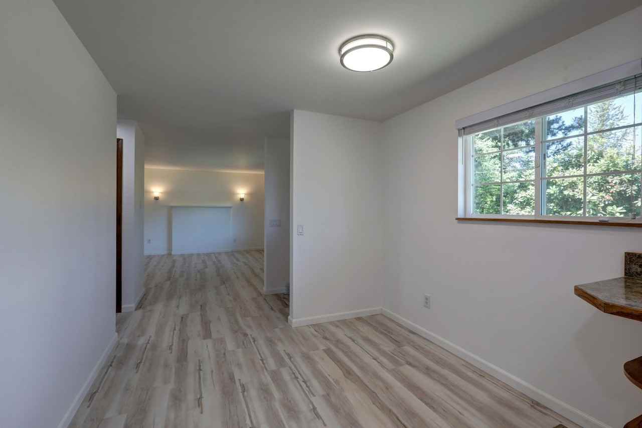 8015 Ne 143rd St - Photo 6 of 21