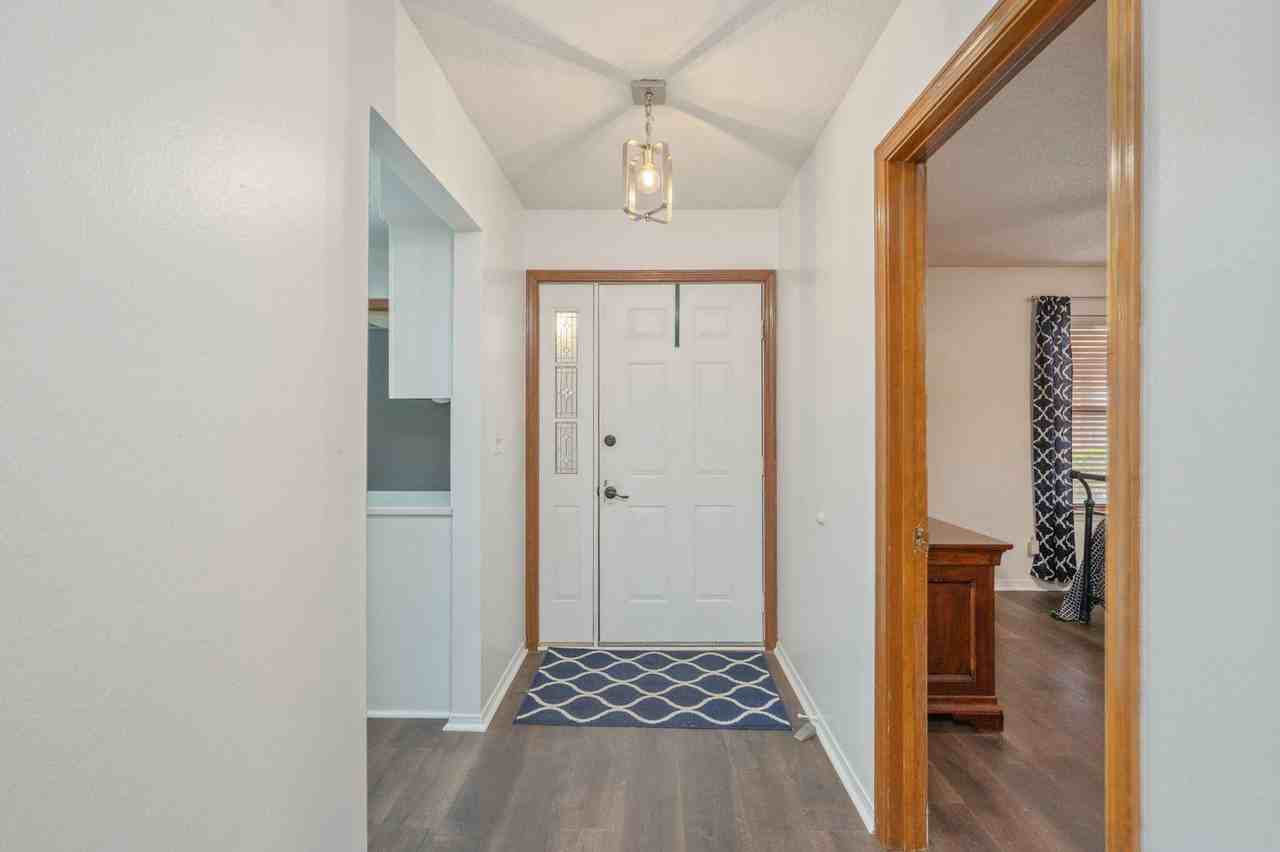 39 Hidden Cove Cir - Photo 4 of 29