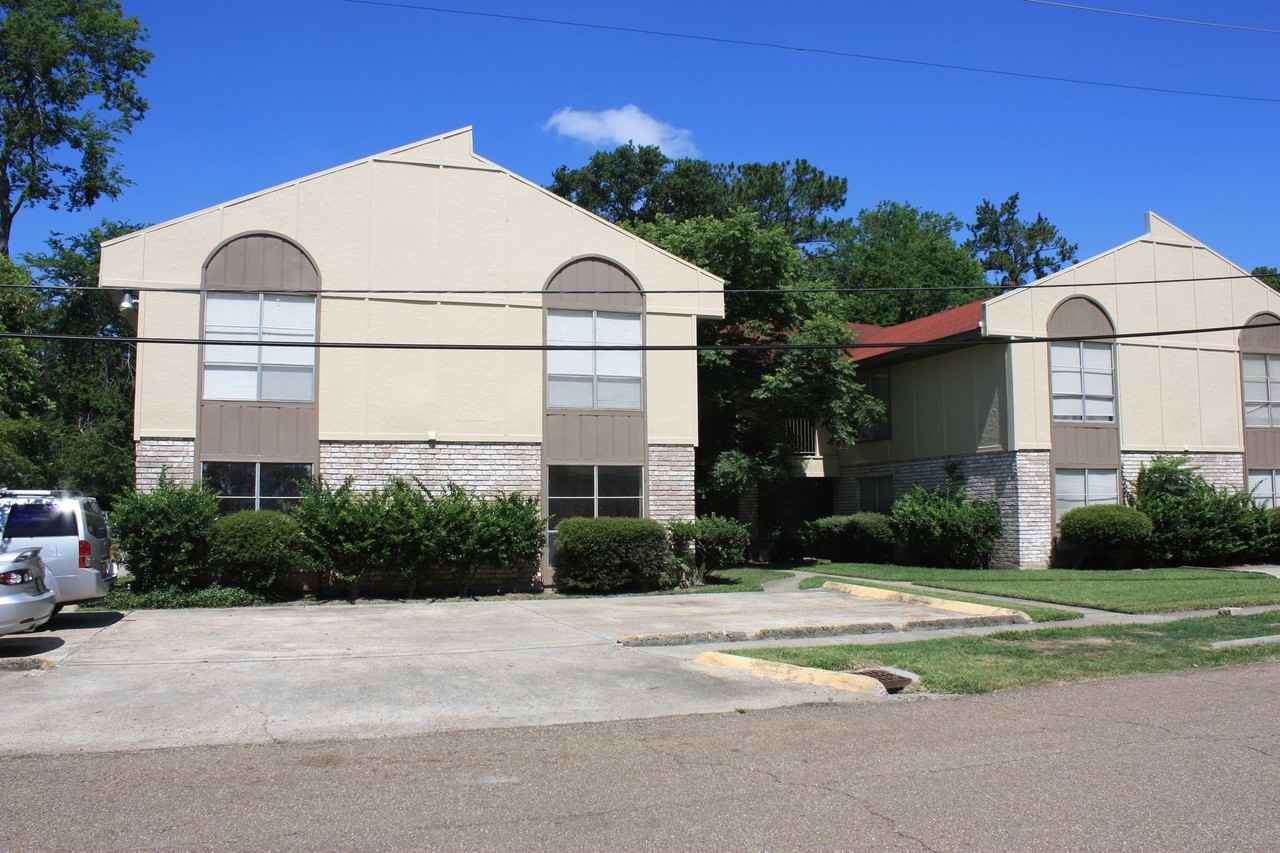 2BD, 2BA Apartment in the heart of MidCity - Photo 2 of 5