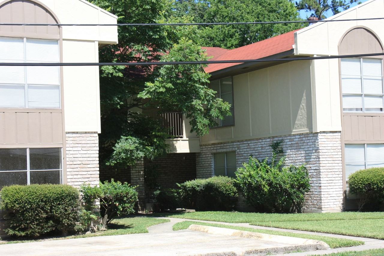 2BD, 2BA Apartment in the heart of MidCity - Photo 3 of 5