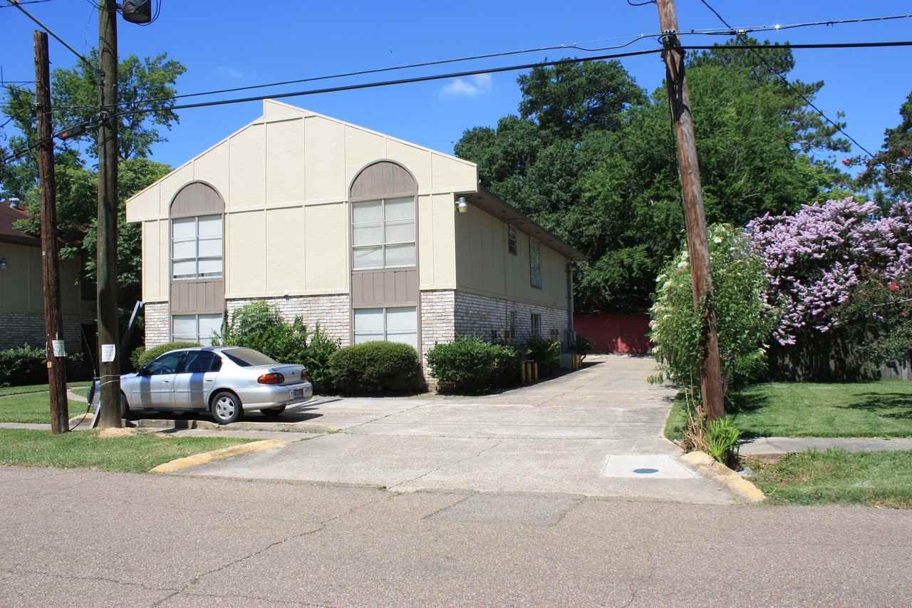 2BD, 2BA Apartment in the heart of MidCity - Photo 4 of 5