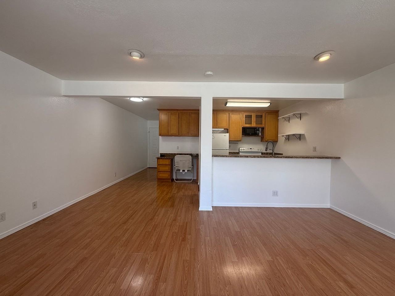 1505 Four Oaks Cir - Photo 2 of 11