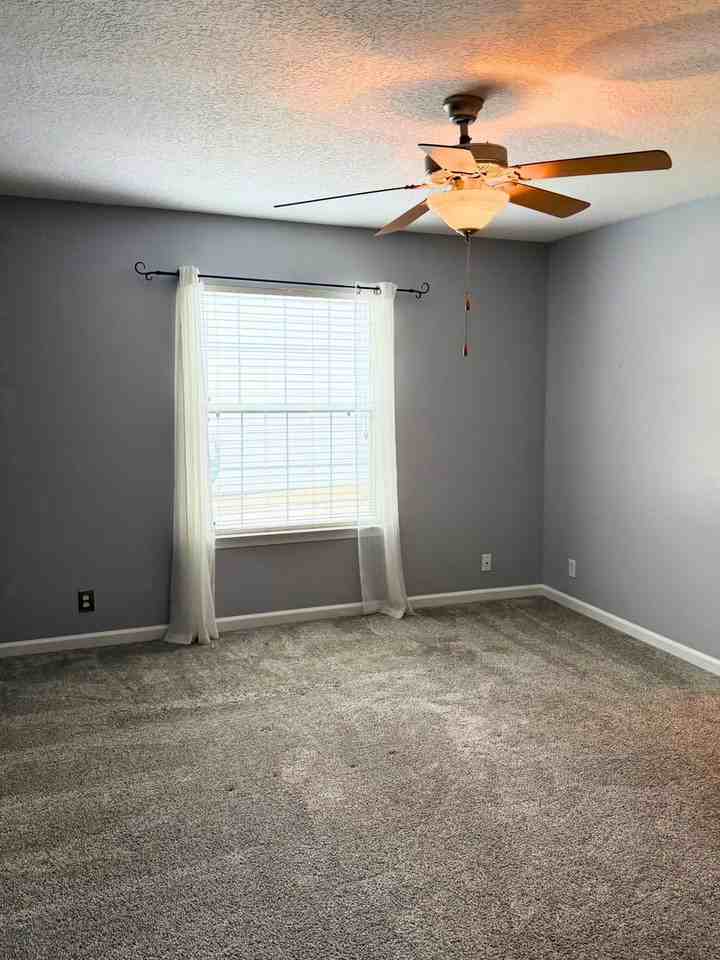 143 Lake Jordan Blvd - Photo 4 of 22