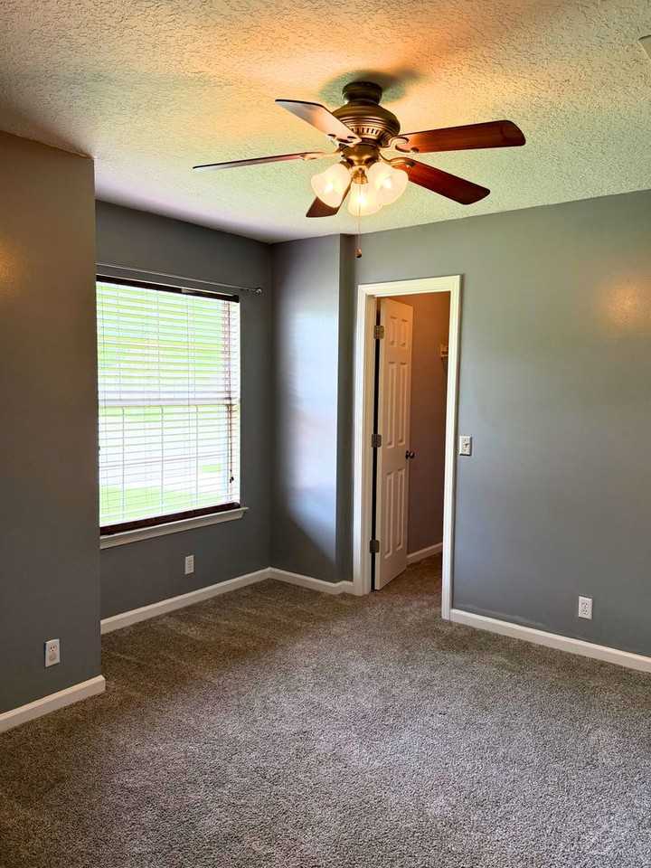 143 Lake Jordan Blvd - Photo 6 of 22
