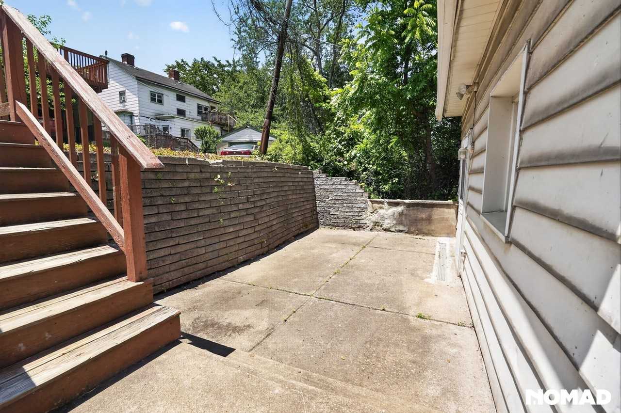 1117 Chartiers Ave - Photo 4 of 38