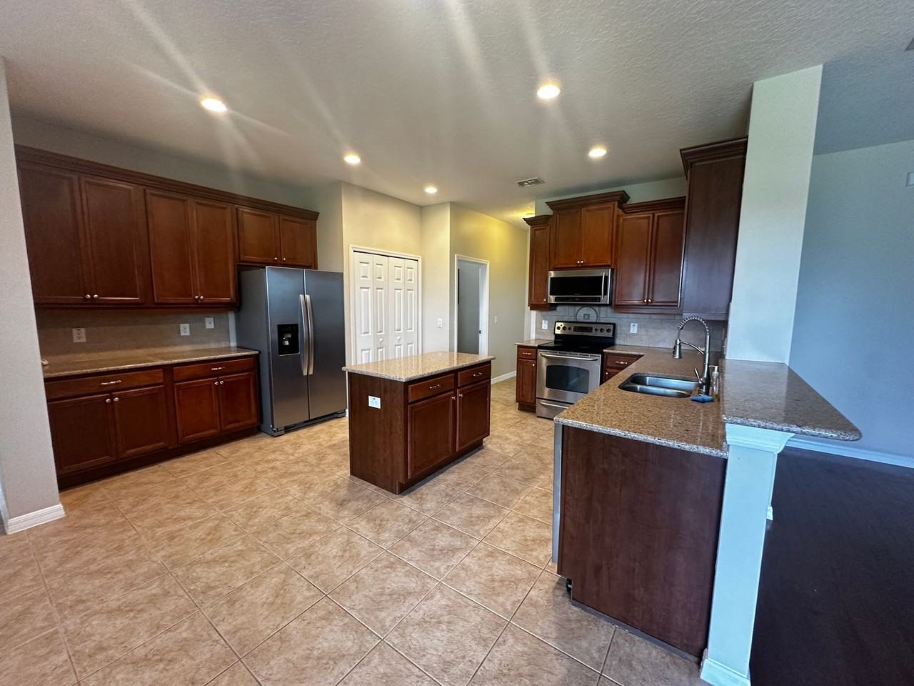 1904 Candlenut Cir - Photo 6 of 23