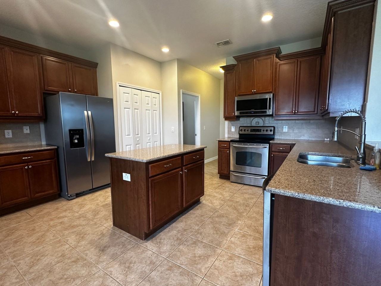 1904 Candlenut Cir - Photo 7 of 23