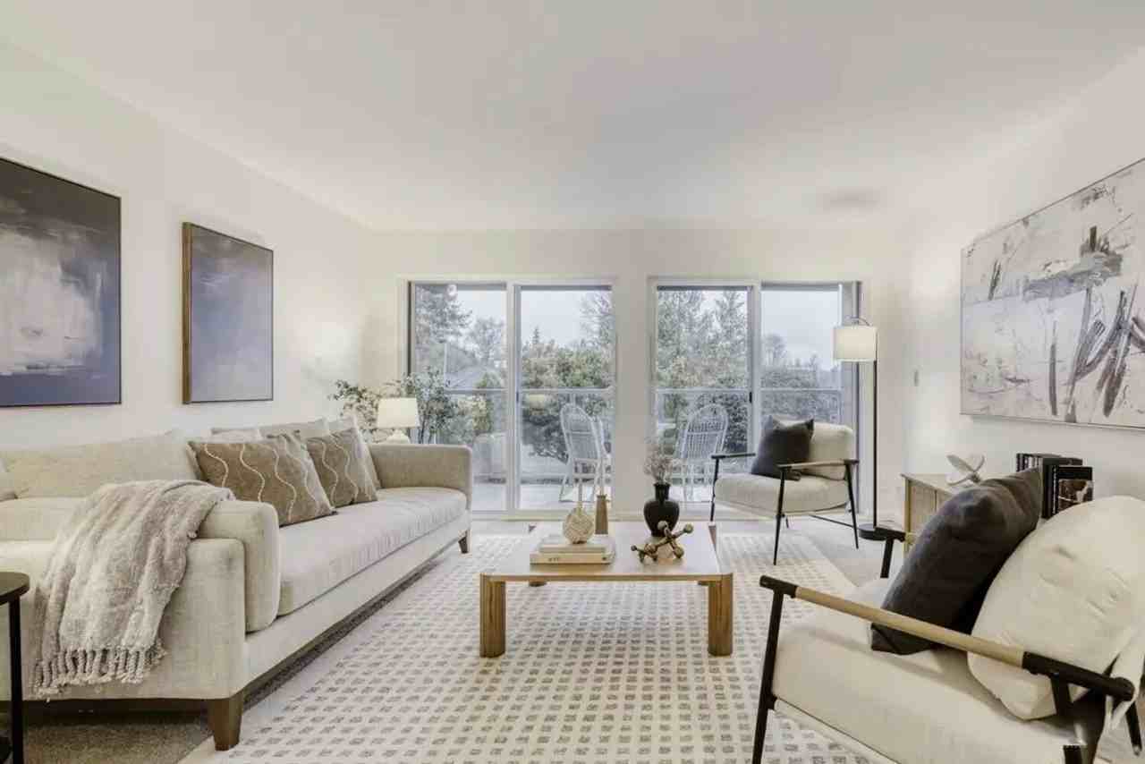 2501 Canterbury Ln E #215 - Photo 3 of 22