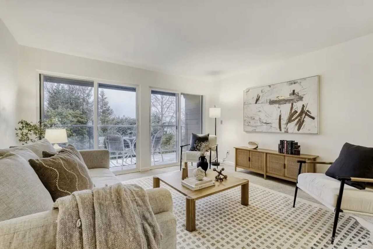 2501 Canterbury Ln E #215 - Photo 4 of 22