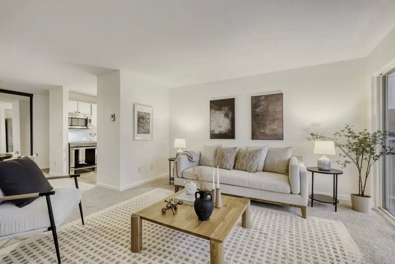 2501 Canterbury Ln E #215 - Photo 7 of 22