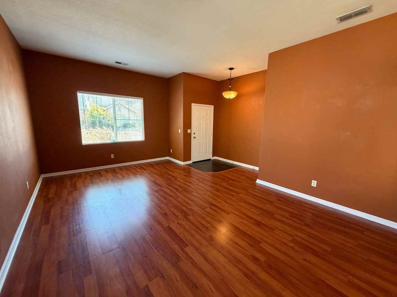 6425 Rabbit Hollow Way - Photo 4 of 34