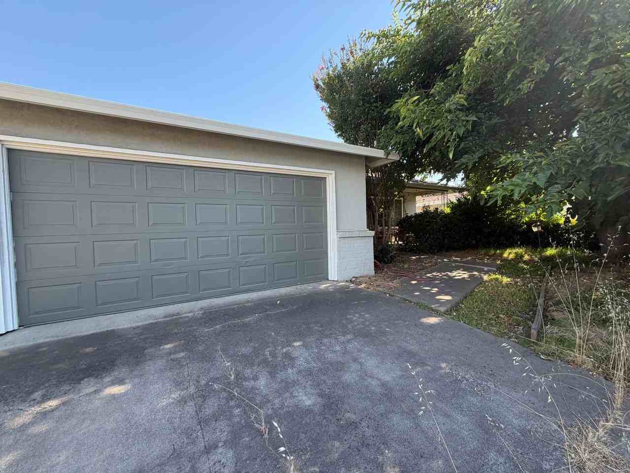 130 Brady Ct - Photo 2 of 31