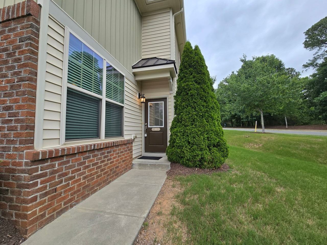 95 Intuition Cir - Photo 2 of 10