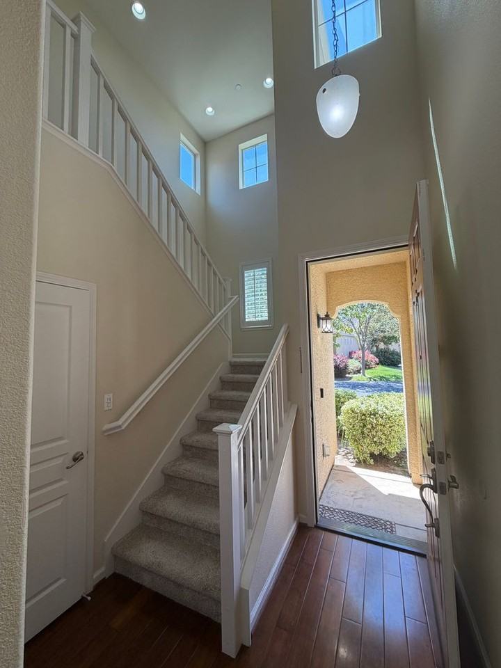 5028 Ocean Ln - Photo 3 of 29