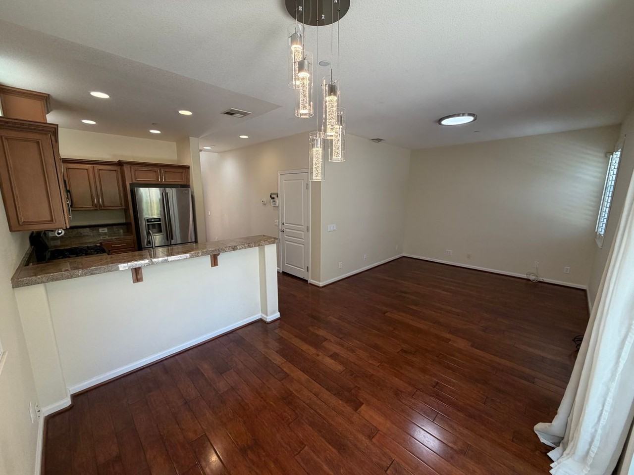 5028 Ocean Ln - Photo 7 of 29
