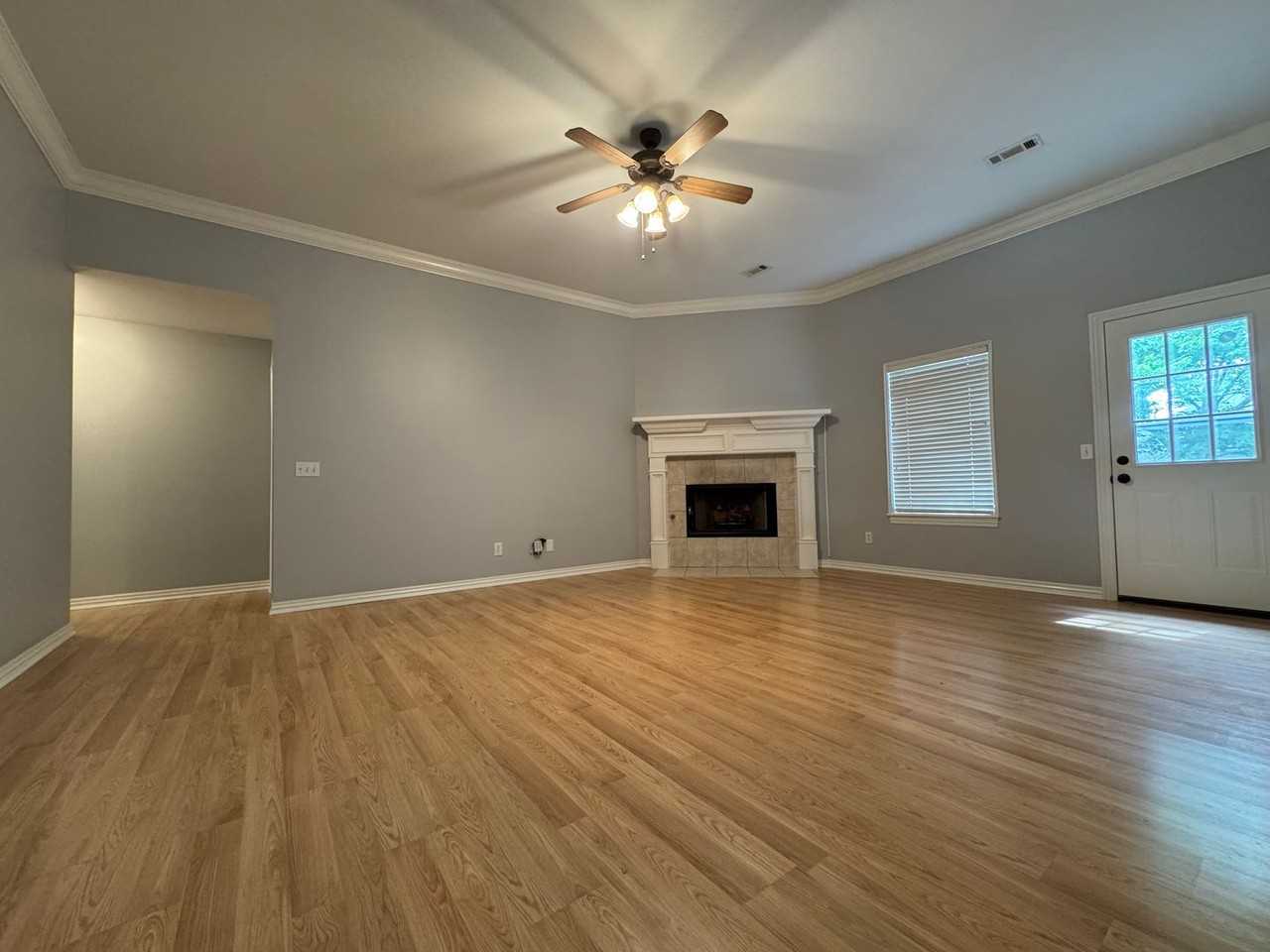 4905 Hawthorne Way - Photo 2 of 24