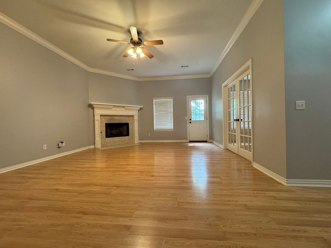 4905 Hawthorne Way - Photo 3 of 24
