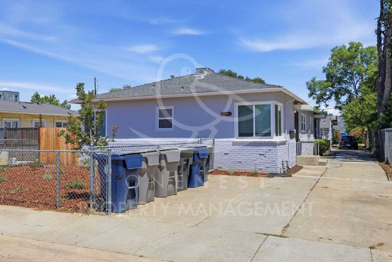 4617 13th Ave - Photo 2 of 14