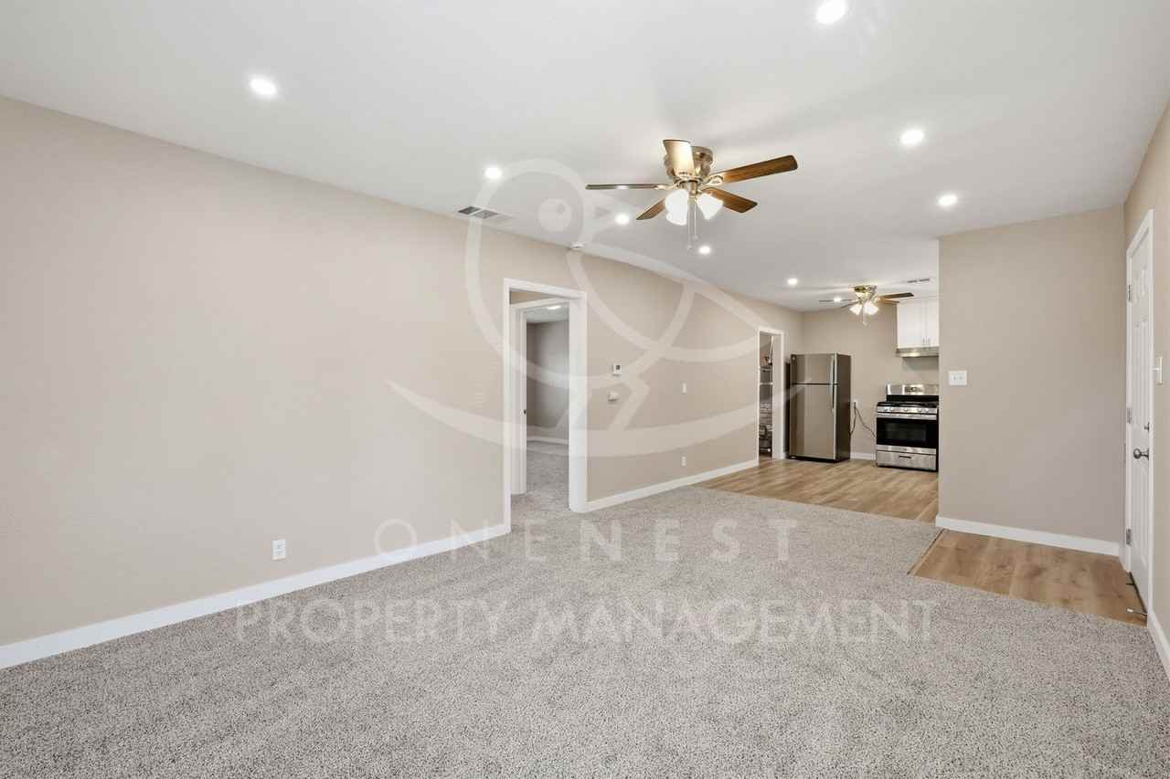 4617 13th Ave - Photo 6 of 14