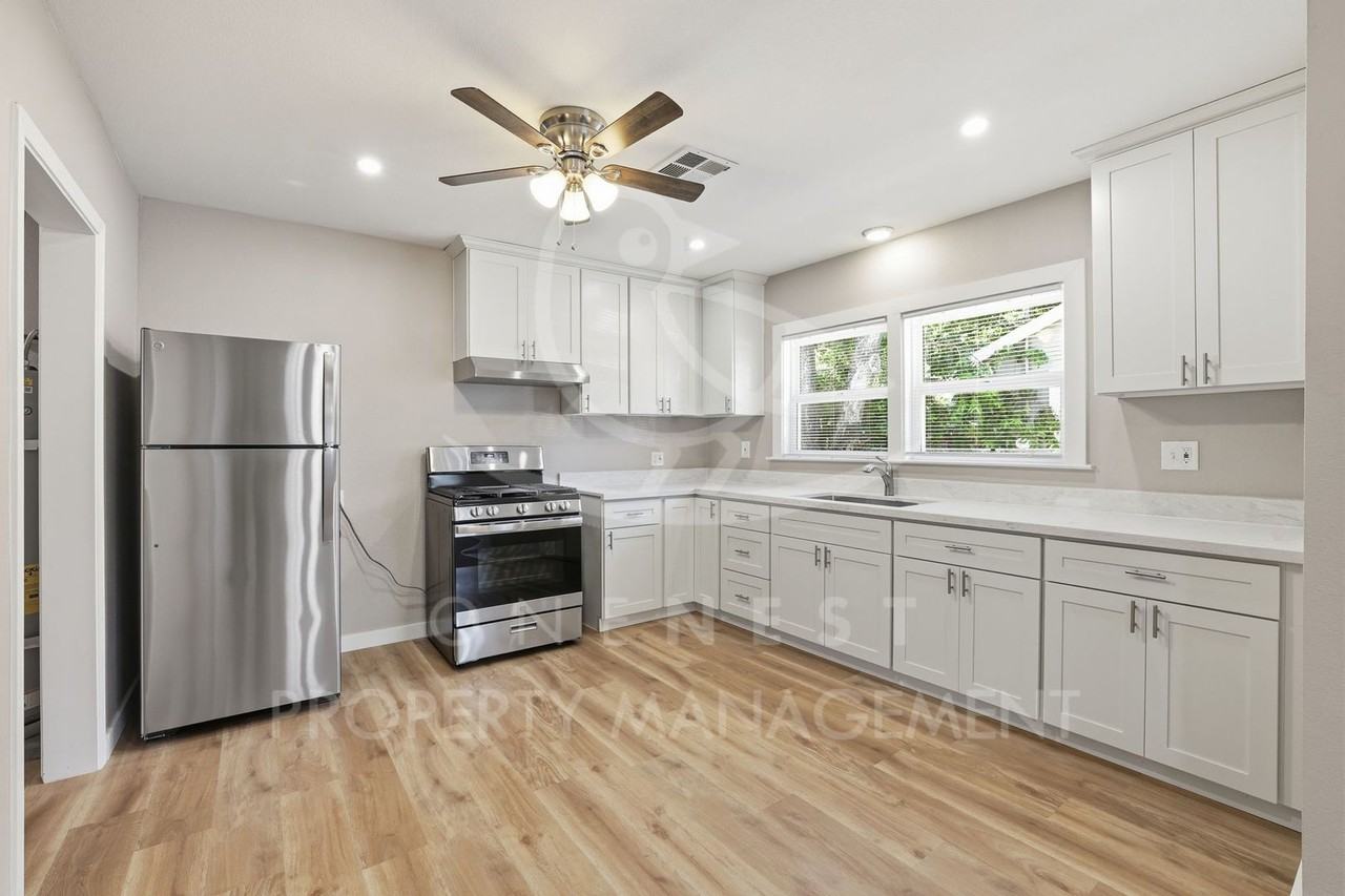 4617 13th Ave - Photo 7 of 14