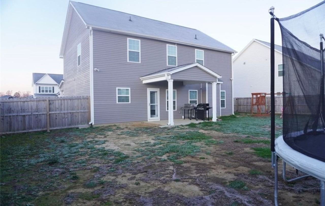 1661 Stackhouse Dr - Photo 2 of 6