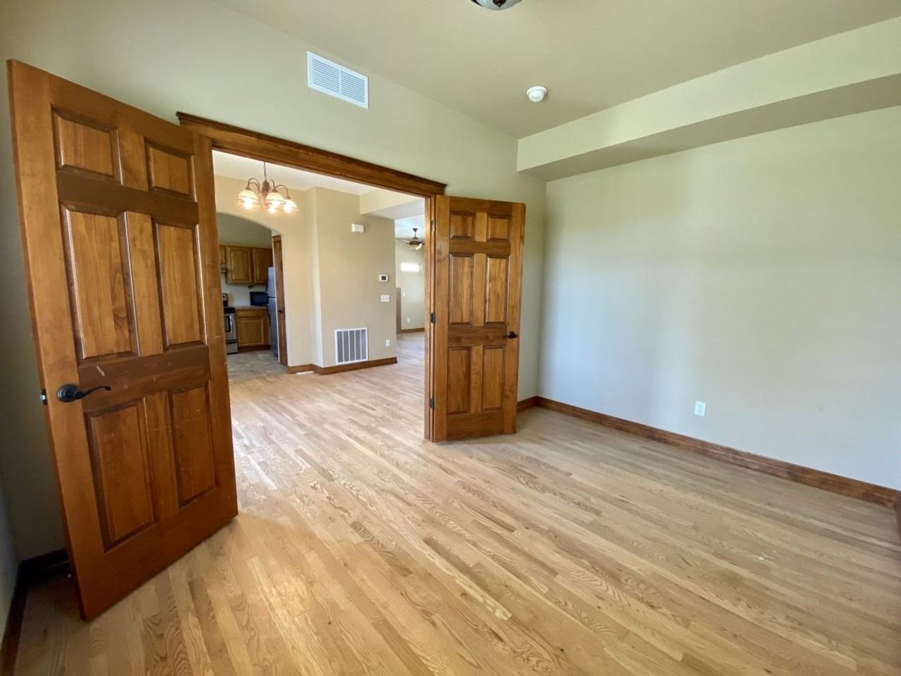 2209 Sunbury Ln - Photo 5 of 26