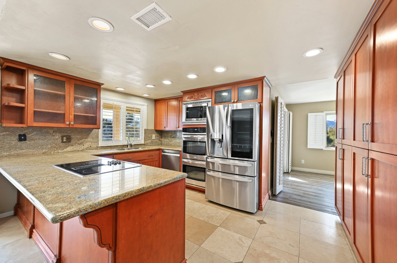 9219 Inverness Rd - Photo 6 of 46