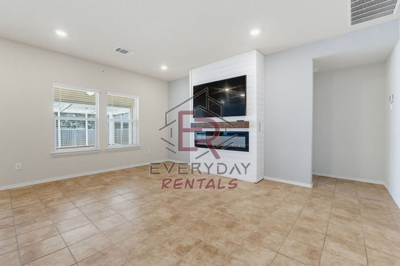 9506 Malkier Dr - Photo 2 of 15