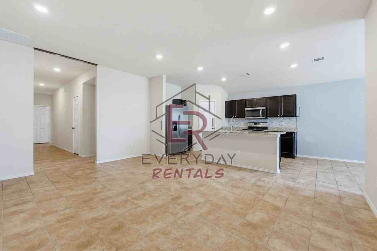 9506 Malkier Dr - Photo 3 of 15