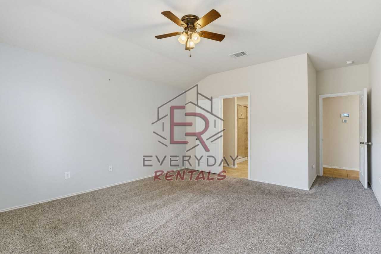 9506 Malkier Dr - Photo 7 of 15