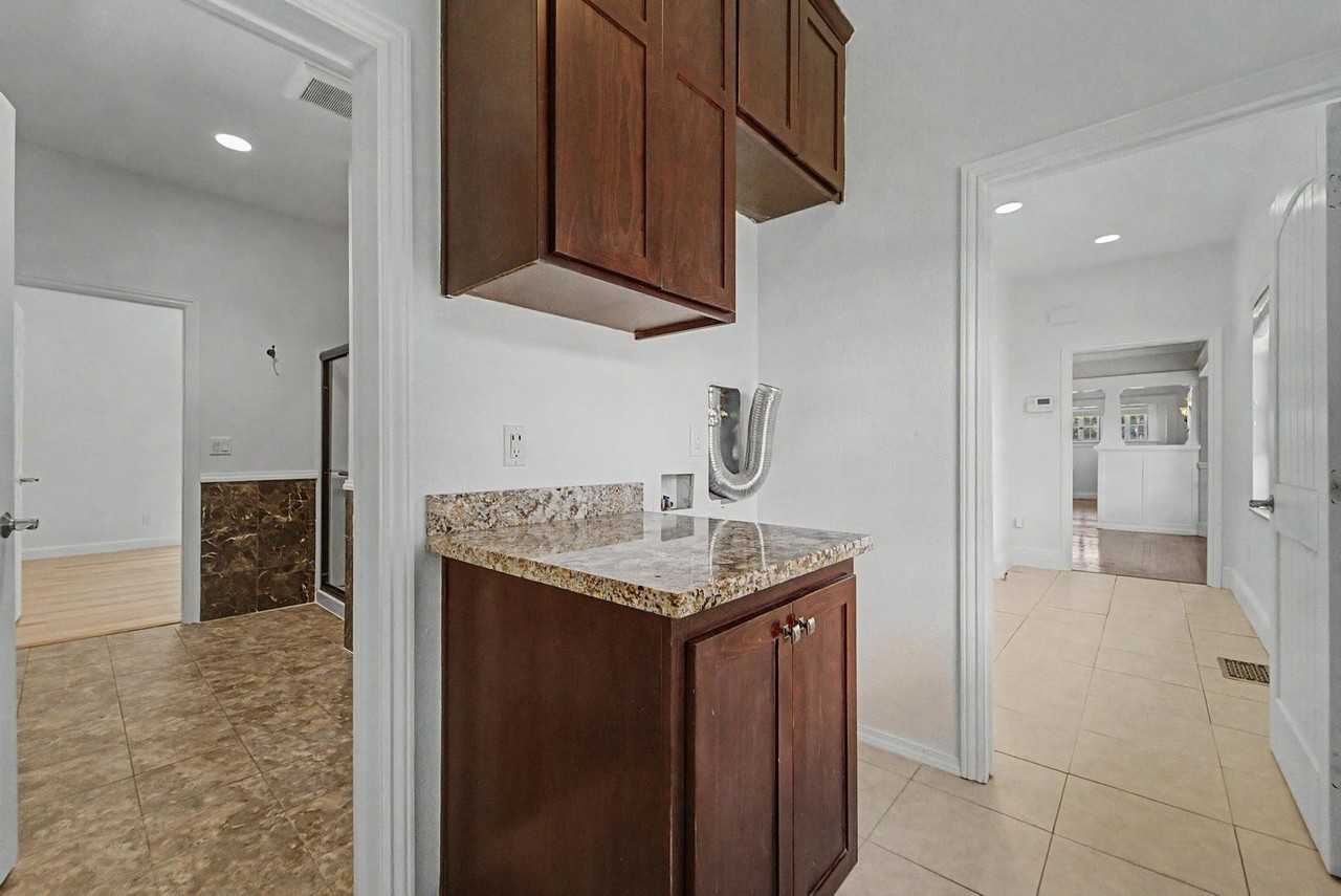 309 B St - Photo 2 of 13