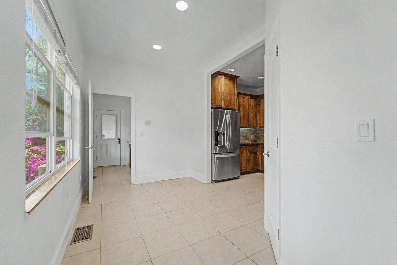309 B St - Photo 3 of 13