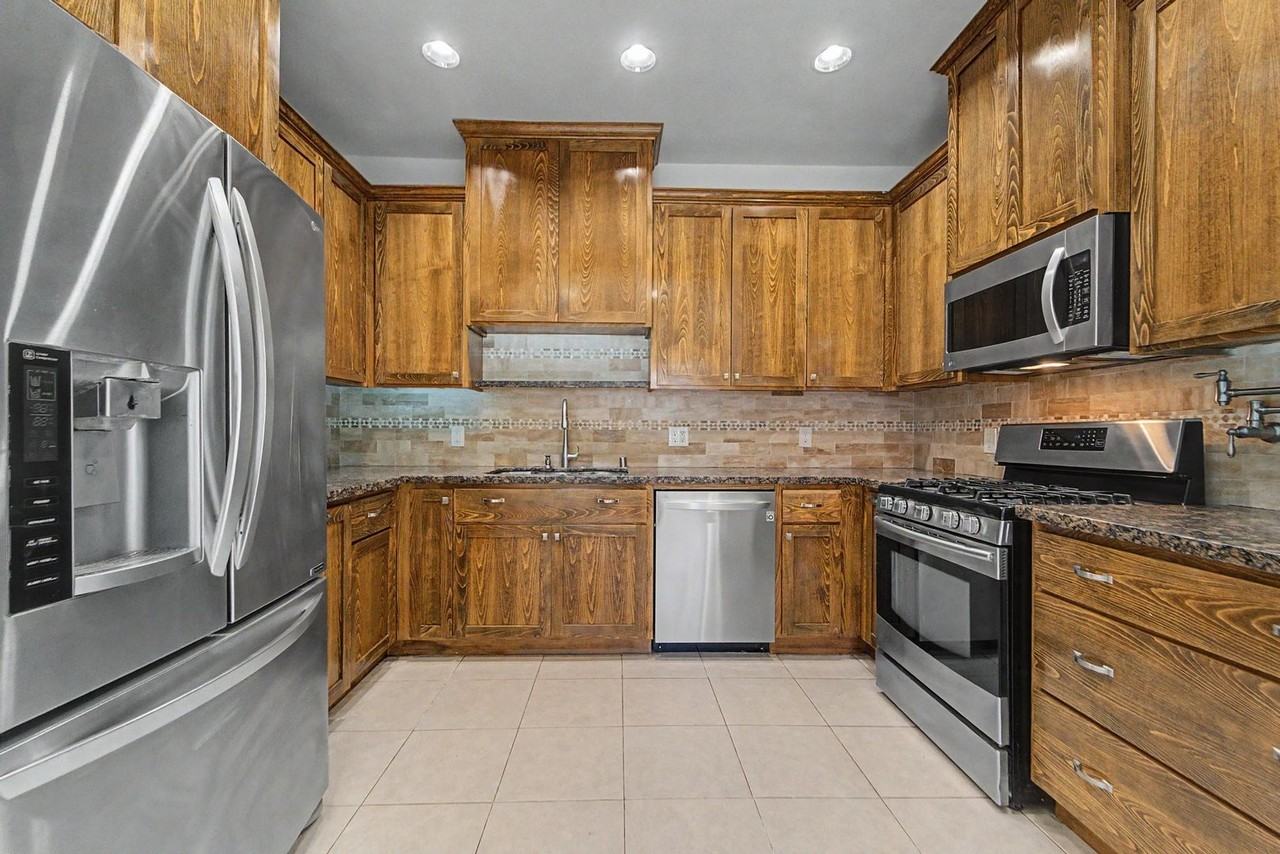 309 B St - Photo 4 of 13