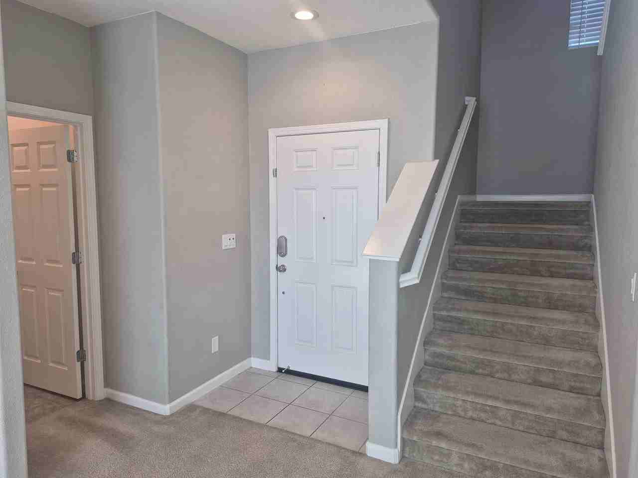 2797 Rainier Way - Photo 3 of 18