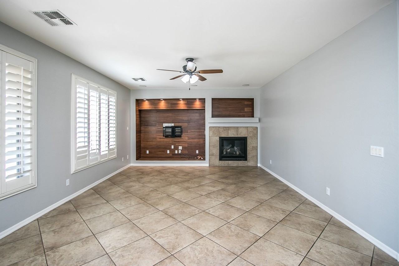 363 W Lantana Pl - Photo 6 of 46