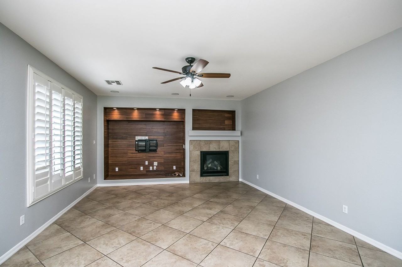 363 W Lantana Pl - Photo 7 of 46