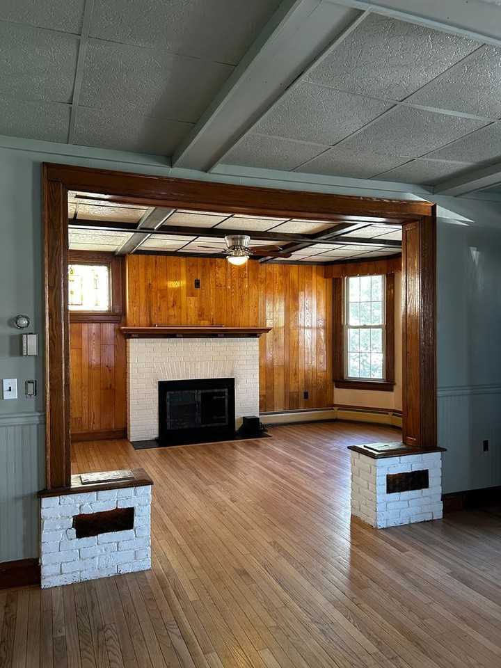 308 N Blakely St - Photo 5 of 38