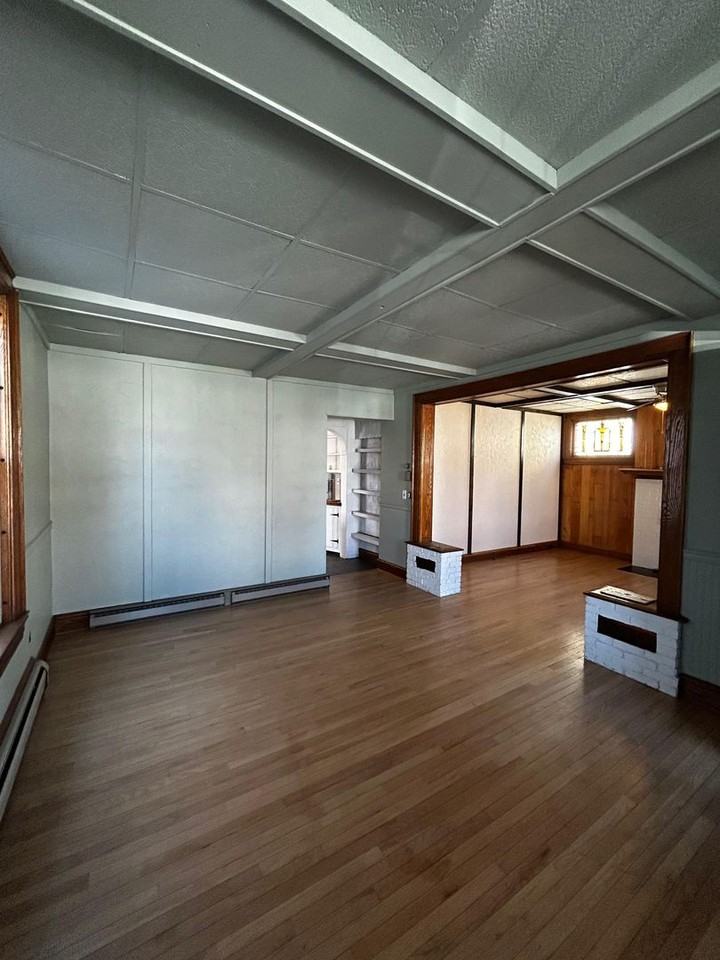 308 N Blakely St - Photo 7 of 38
