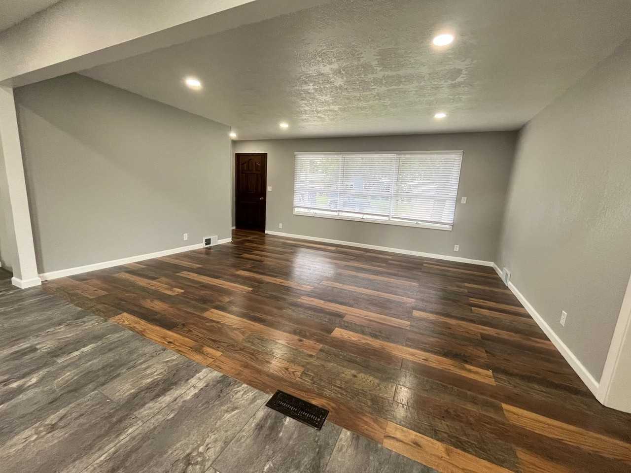 4300 S Hickory Hill Rd - Photo 2 of 37