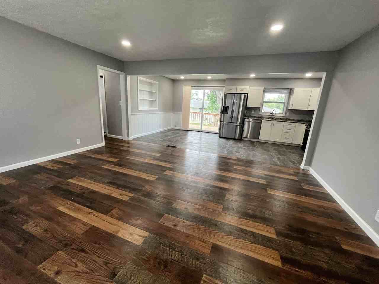 4300 S Hickory Hill Rd - Photo 3 of 37