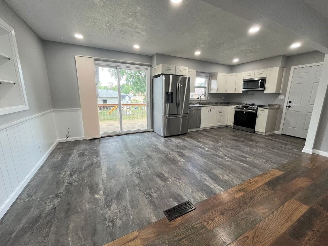 4300 S Hickory Hill Rd - Photo 4 of 37
