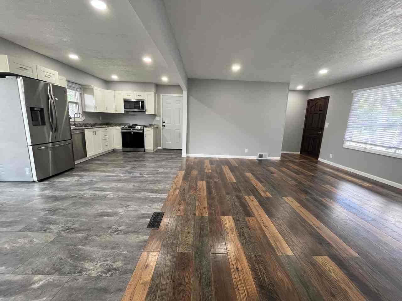 4300 S Hickory Hill Rd - Photo 6 of 37
